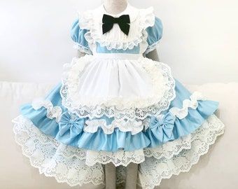 Alice dress . Baby girl dress. Alice wonderland birthday - Etsy Nova Zelândia Plus Size Princess Dresses, Alice In Wonderland Themed Dress, Alice And Wonderland Dress, Alice In Wonderland Birthday Theme, Wonderland Birthday Theme, Vintage Photo Shoot, Alice In Wonderland Outfit, Halloween Costume For Kids, Alice Costume