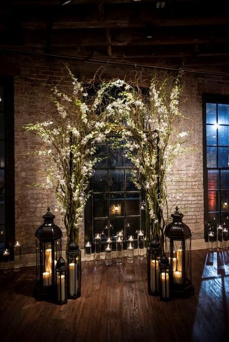 Winter Wedding Arch, Branch Arch Wedding, Wedding Aisles, Winter Wedding Table, Fun Wedding Decor, Wedding Ceremony Ideas, Wedding Reception Backdrop, Wedding Ceremony Arch, Wedding Arch Flowers