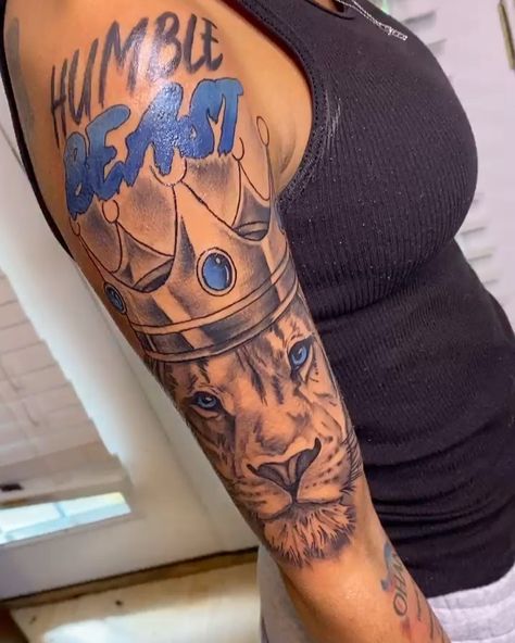 1,272 Likes, 28 Comments - 🚨 20KFOLLOWERS TAT GIVEAWAY 🚨 (@inkbyhim) on Instagram: “🦁🦁🦁 ••• TagYourFriends • • #RepostMe • • #CommentEmojis • 😅‼️🚧 PLEASE DO NOT DM ME FOR INQUIRES…” Blue Ink Tattoos, Arm Tattoos Black, Black Men Tattoos, Arm Sleeve Tattoos For Women, Girl Neck Tattoos, Hand Tattoos For Girls, Forarm Tattoos, Tattoos For Women Half Sleeve, Black Girls With Tattoos