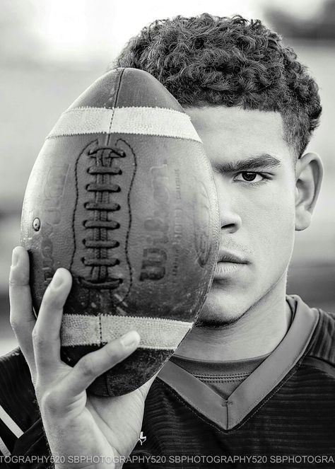 Senior Football Photography, Football Senior Photos, Senior Sports Photography, Football Senior Pictures, Boy Senior Portraits, Senior Photos Boys, Football Poses, Senior Boy Photography, Senior Football