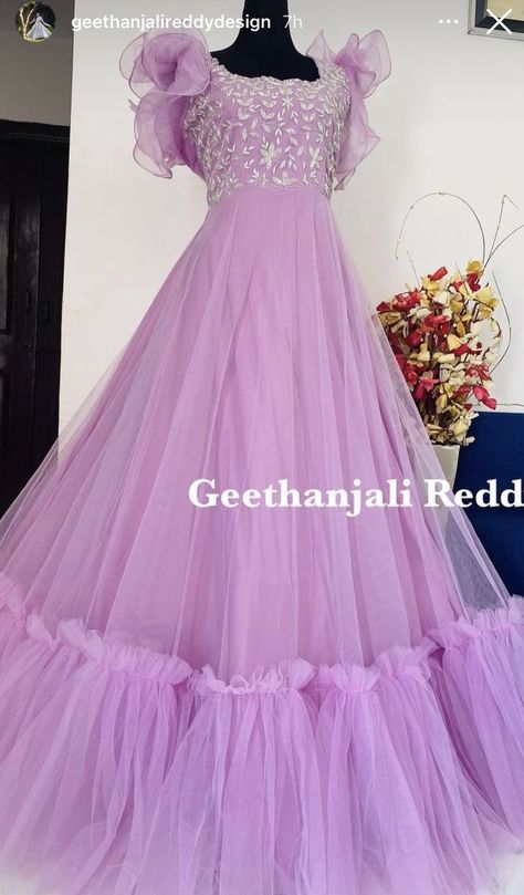 Frocks For Women Party, Long Frocks For Kids, Long Frocks For Girls, Blouse Designs Aari Work, Frock Designs For Girl, Casual Blouse Designs, Gown Dress Party Wear, Blouse Maggam Work, Frocks And Gowns