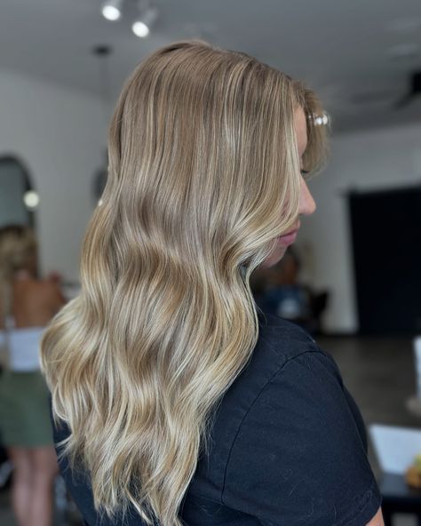 Clients!! Do you long for a little volume and texture? Is your hair so silky straight that you feel it’s limp and just hangs?? Adding highlights can help so much! Not only do you get a variety in color (dimension) which gives the illusion of fuller hair because of contrasting colors reflecting and absorbing color, but also the texture of those lightened pieces changes slightly from the chemical process! It becomes slightly less silky straight giving the hair a little texture and volume 😍 ... Straight Blonde Hair Wigs & Hair Extensions, Fuller Hair, Hair A, New Hair, Contrasting Colors, How Are You Feeling, Hair, Color