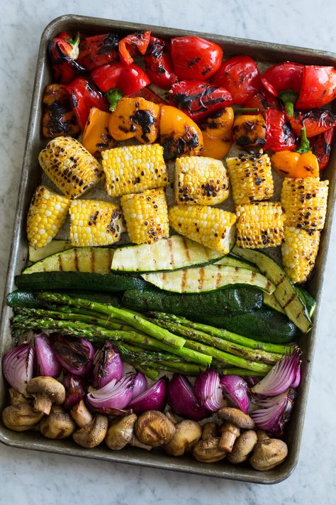 Grilled Vegetabes Rainbow Vegetables, Best Grilled Vegetables, Mediterranean Recipes Healthy, Grilled Asparagus Recipes, Summer Side Dish, Grilled Fruit, Healthy Grilling, Grilled Veggies, Grilled Asparagus