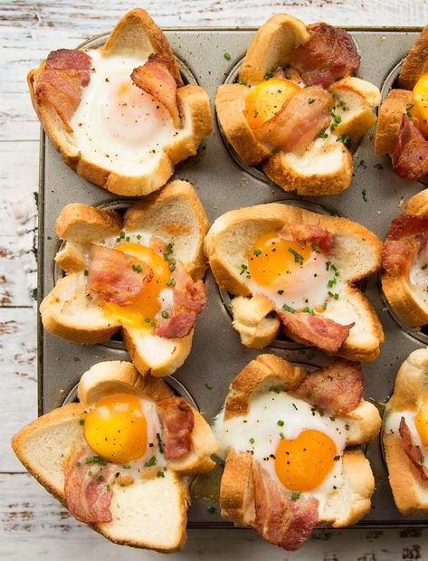 Bacon Beans, Toast Cups, Toast Pizza, Full English Breakfast, Breakfast Toast, Sausage And Egg, English Breakfast, How To Make Breakfast, Breakfast Brunch Recipes