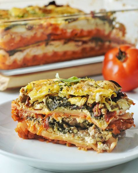 Mediterranean Lasagna Deep Dish Lasagna Recipe, Mediterranean Lasagna, Dairy Free Lasagna, Main Dish Casseroles, Traditional Lasagna, Mild Italian Sausage, Homemade Lasagna, Zucchini Lasagna, Global Recipes