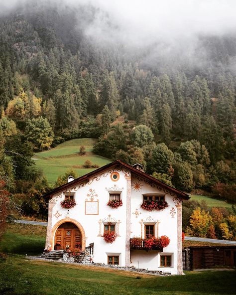 val mustair, switzerland - travel | switzerland - swiss alps - mountains - forest - village - house - architecture - clouds - cloudy - mountain - europe - eurotrip - roam - roaming - trip - holiday - wanderlust - adventure - explore - bucket list - vacation - discover places - get lost - long term travel - idea - ideas - inspiration - landscape photography Fashion Fairytale, Core Fashion, Fairytale Cottage, House Cottage, Casa Exterior, Cute House, Pretty House, Pretty Places, Oh The Places Youll Go