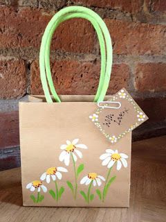 Paper Bag Ideas, Paper Bag Decoration, Decorated Gift Bags, Decorated Bags, Gift Bags Diy, Painted Bags, Creative Gift Wrapping, Diy Gift Wrapping, Brown Paper Bag