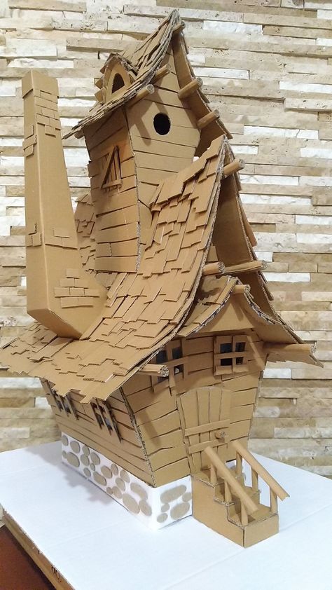 Building From Cardboard, Cardboard Diaroma, Tiny Cardboard House, Cardboard House Sculpture, Carbord Craft House, Cardboard Sculpture Ideas Easy, Diy Miniature House Cardboard, Cardboard Building Model, Cardboard Crafts House