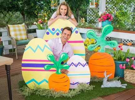 Large Easter Egg Decor, Outside Easter Decorations, Easter Outdoor Decorations, Easter Yard Art, Easter Yard Decorations, Easter Outdoor, Easter Wood Crafts, Easter Backdrops, Easter Event