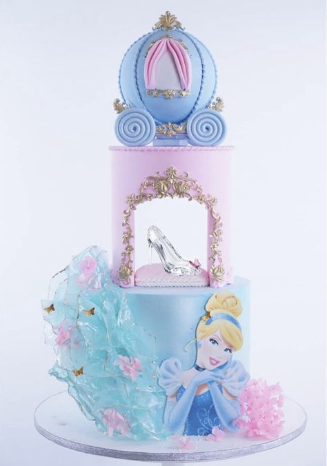 Disney World Cakes Birthday, Cinderella Cake Ideas, Cinderella Castle Birthday Cake, Cinderella Birthday Party Cake, Cinderella Cakes Ideas Girl Birthday, Cinderella Cake Design, Birthday Cake Cinderella, Cinderella Theme Cake, Cake Cinderella