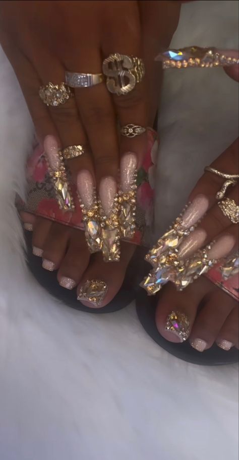 Glamorous Birthday, Nail Designs Bling, Birthday Nail Designs, Neon Acrylic Nails, Birthday Nail, Junk Nails, Acrylic Toe Nails, Drip Nails, Swarovski Nails