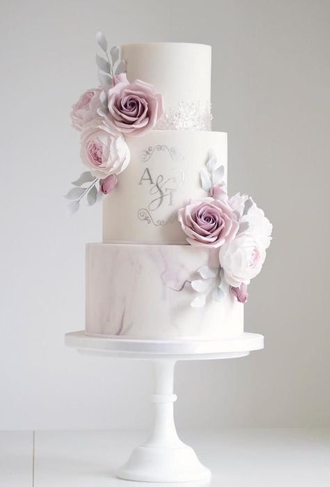 Black And White Wedding Cakes, Tårta Design, Cakes Elegant, Wedding Cakes Ideas, Vintage Pasta, Black And White Wedding Cake, White Wedding Ceremony, Pretty Wedding Cakes, Wedding Cakes Elegant