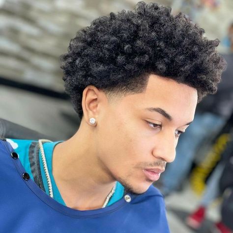 Lightskin Haircuts, Taper Fade Afro, Afro Hair Fade, Temp Fade Haircut, Fade Haircut Curly Hair, Low Taper Fade Haircut, Taper Fade Curly Hair, Low Taper Fade, Afro Hairstyles Men