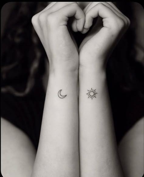 Maching Tattoos, Tato Minimal, Small Couple Tattoos, Bff Tattoos, Matching Couple Tattoos, Sun Tattoos, Wrist Tattoos For Women, Discreet Tattoos, Tattoos For Daughters