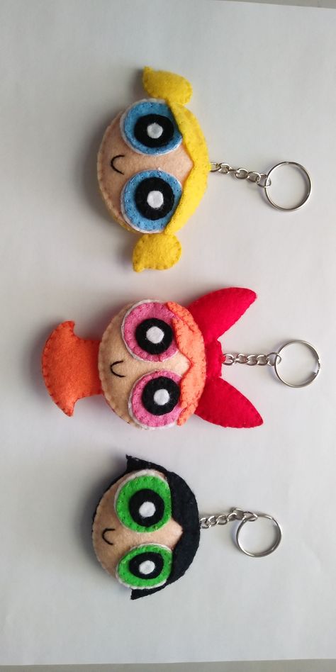 Felt Keychain Pattern, Felt Keychain Ideas, Felt Keychain Diy, Felt Charms, Felt Pins, Kawaii Felt, Felt Plush, Felt Keychain, Felt Crafts Patterns