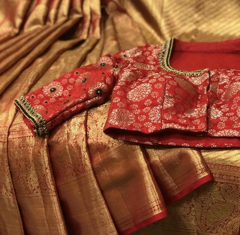 Indi Clothes, Banaras Blouse Designs, Kanjivaram Blouse, Banaras Blouse, Blouse Hand Work, Painted Blouse, Banarasi Blouse, Paithani Blouse, Wardrobe Diy