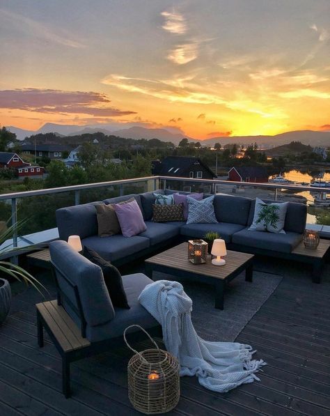 Roof Terrace Design, Rooftop Patio Design, Easy Patio, Balkon Decor, Terrace Furniture, Terrace Decor, Rooftop Terrace Design, Rooftop Design, Rooftop Patio