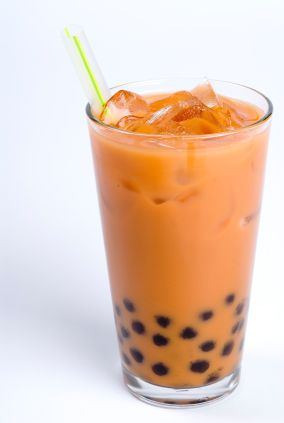 Glass of black tea with cream and tapioca | BoulderLocavore.com Milk Boba Tea, Bubble Tea Tapioca Pearls, Coconut Milk Popsicles, Tea Popsicles, Milk Popsicles, Boba Bubble Tea, Pearl Tea, Bubble Tea Shop, Tapioca Pearls