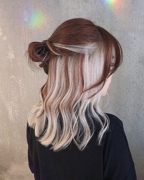 Blonde Underneath, Two Color Hair, Peekaboo Hair Colors, Hair Color Idea, Hair Color Underneath, Peekaboo Hair, Hair Color Streaks, Dye Ideas, Pretty Hair Color