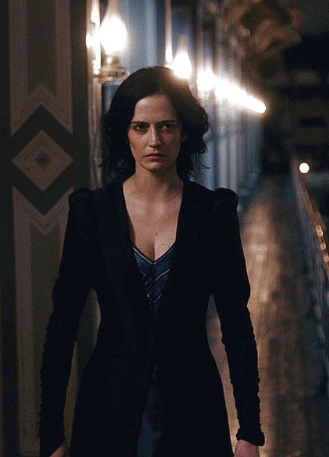 (99+) Vanessa Ives black coat and blue dress in Penny Dreadful 3x07 – @periodcostumefantasylover na Tumblrze Penny Dreadful Vanessa Ives, Penny Dreadful Dracula, Penny Dreadful Vanessa, Vanessa Ives, Black Sails, Penny Dreadful, Eva Green, Black Coat, Blue Dress