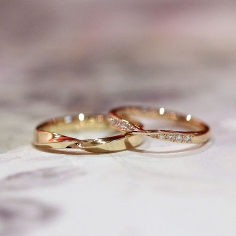 Wedding Rings Sets His And Hers, Couple Ring Design, Engagement Rings Couple, Marriage Ring, Matching Wedding Rings, Couple Wedding Rings, Gold Rings Fashion, Gold Ring Designs, Wedding Ring Designs