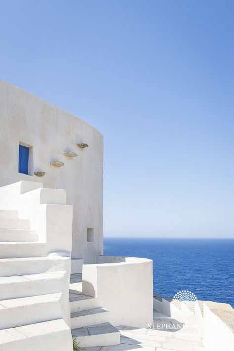 Greece Aesthetics, Greece Photography, Greek Blue, Mediterranean Architecture, Double Meaning, Minimalist Architecture, Santorini Greece, Greek Island, Greece Travel