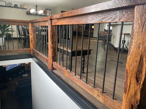 Balastraid Ideas, Rustic Railing Ideas, Rebar Stair Railing Ideas, Rustic Indoor Railing Ideas, Diy Rebar Railing, Rebar Stair Railing, Rustic Railings For Stairs, Wood And Metal Stair Railing, Re Bar Stair Railing