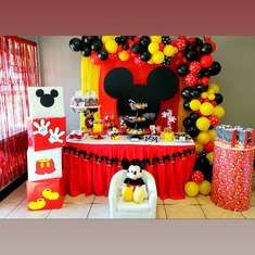 Boy Birthday Party Ideas | Catch My Party Mickey Mouse Party Ideas, Mickey Mouse Party Decorations, Γενέθλια Mickey Mouse, Mickey Mouse Birthday Theme, Mickey Mouse Birthday Decorations, Mickey First Birthday, Mickey 1st Birthdays, Mickey Mouse Themed Birthday Party, Fiesta Mickey Mouse