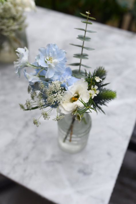 Rustic Blue Centerpieces, Light Blue Floral Centerpieces, Mismatched Centerpieces Wedding, Blue Bud Vase Centerpiece, Flower Arrangements For Table Wedding, Blue Flowers Centerpiece, Coastal Wedding Colors, Forget Me Not Wedding, Blue Flower Centerpieces