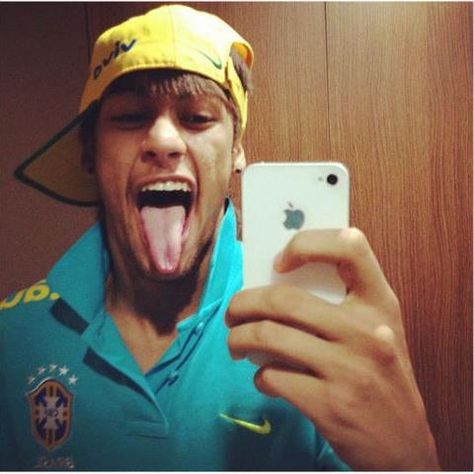 Neymar Jr 2014, Left Winger, Brazil Travel, Soccer Guys, Olympic Athletes, Football Funny, Love My Boyfriend, Soccer Pictures, Football Wallpaper