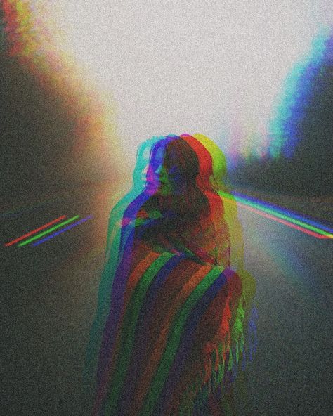 Glitch Art Photography, Trippy Photography, Altered Portraits, Glitch Photography, Cute Background Pictures, Glitch Aesthetic, Glitch Photo, Dystopian Art, Grunge Posters