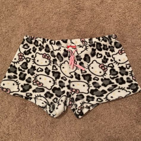 Kitty Clothes, Hello Kitty Clothes, Cute Pjs, Hello Kitty Aesthetic, Cute Sleepwear, 2000s Fashion Outfits, Cute Pajamas, Hello Kitty Items, Pj Pants