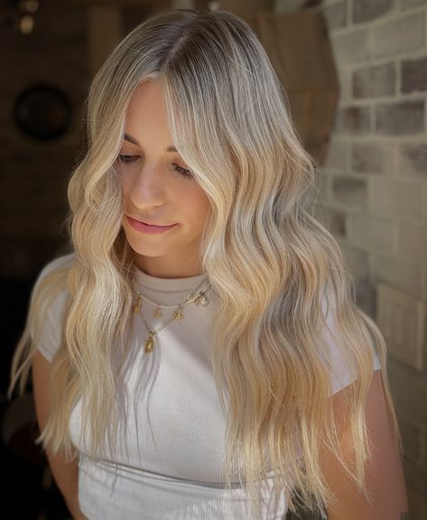 Going a little extra blonde for the fall is highkey the move! Half balayage with a cutie root tap for the most perfect blend! Lifted using @moroccanoilpro blonde voyage powder and clay lightner Root @moroccanoilpro color calypso 6N 6BG 6CH Global gloss @moroccanoilpro 10G 9V Protected @k18haircanada @epresbeauty #abbotsford #abbotsfordhairstylist #abbotsfordhairsalon #abbotsfordbalayage #chilliwackhairstylist #chilliwackbalayage #mastersofbalayage #moroccanoilpro Full Highlight With Root Tap, Highlights With Root Tap, Blonde Hair With Root Tap, Blonde Root Tap, Half Balayage, Root Tap, Full Highlights, Blonde Roots, Moroccan Oil