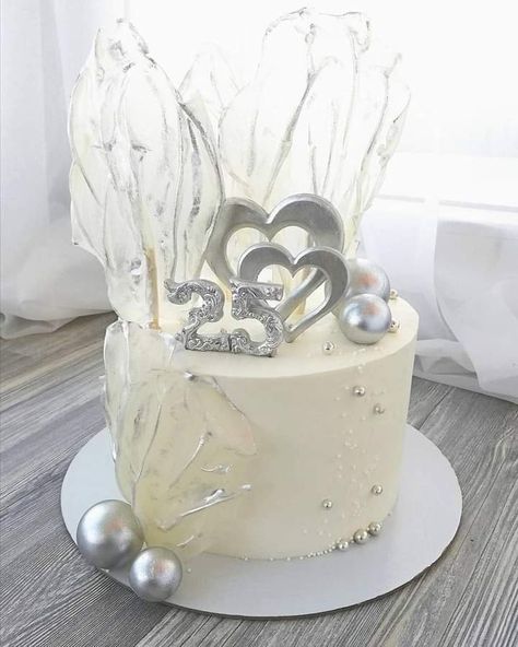 White And Silver Cake Design, Cake 25th Anniversary, 25th Anniversary Cake Ideas Unique, 25 Th Anniversary Cake, Anniversary Cake 25th Silver, Silver Wedding Anniversary Cake Simple, Wedding Cake Silver And White, Silver Anniversary Cake, Wedding Cake Silver