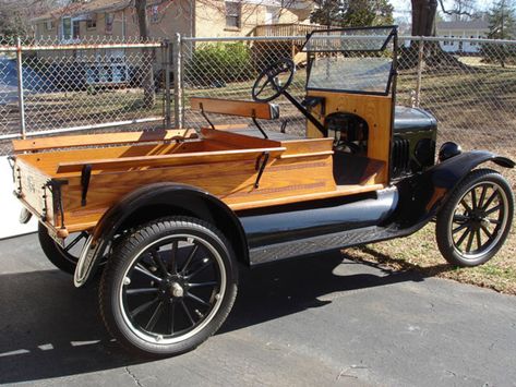 Truk Ford, Trucks Ford, Ford Model T, Woody Wagon, Old Ford Trucks, Old Pickup Trucks, Antique Trucks, Ford Classic Cars, Old Classic Cars