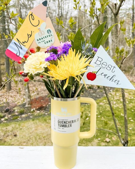 ✏️ Teacher Appreciation Gift Idea 🍎 I had bought a Stanley for my son's teacher and was inspired by @ashleytheinspiredmom to add flowers! Thanks for the idea Ashley! ❤️ Stanley Teacher Gift, Stanley Gift Ideas, Future Teacher, Presents For Teachers, Teacher Appreciation Gift, Teacher Stuff, Stanley Cup, Appreciation Gifts, Best Teacher