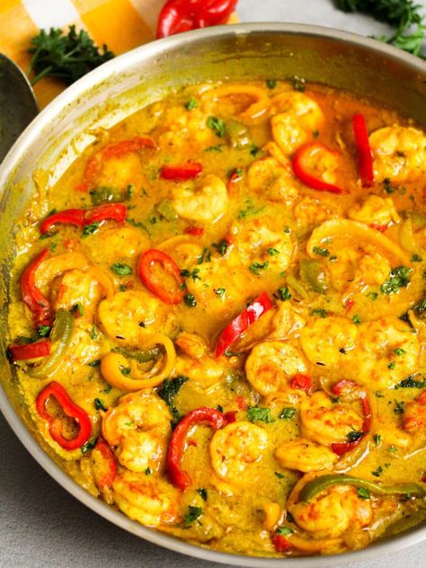 Easy Jamaican Curry Shrimp - Sims Home Kitchen Curry Shrimp Jamaican, Shrimp Curry Recipe, Coconut Curry Shrimp, Shrimp Curry, Jamaican Curry, Jamaican Dishes, Prawn Curry, Curry Shrimp, Shrimp Recipes For Dinner