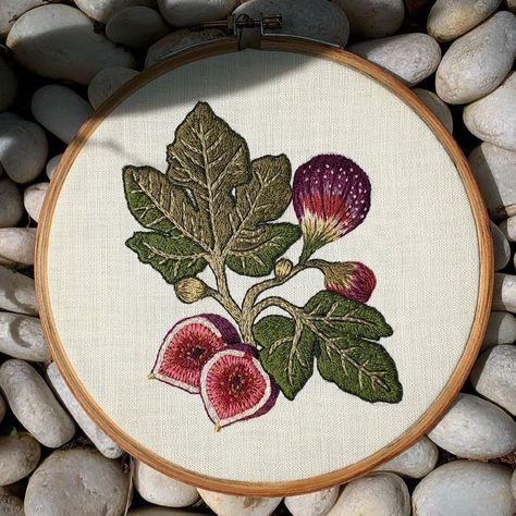 Fig Embroidery Pattern, Fig Embroidery, Fruit Embroidery, Embroidery Lessons, Textile Art Embroidery, Wedding Embroidery, Embroidered Napkins, Bead Embroidery Patterns, Hand Embroidery Projects