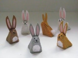 Super duper cute and easy Egg Carton Bunny Rabbit. We love recycled crafts and these cute bunny rabbits are perfect Easter. Cute Finger Puppet too. Påskeaktiviteter For Barn, Egg Carton Art, Red Ted Art, Rabbit Crafts, Bags Patterns, Egg Carton Crafts, Diy Bags, Easter Art, Egg Carton