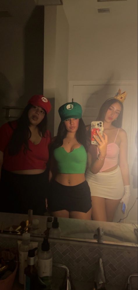 Super Mario Trunk Or Treat Game, Mario Bros Halloween, Mario Bros Costume, Halloween Inspo, Halloween Outfit, Mario Kart, Super Mario Bros, Mario Bros, Halloween Outfits