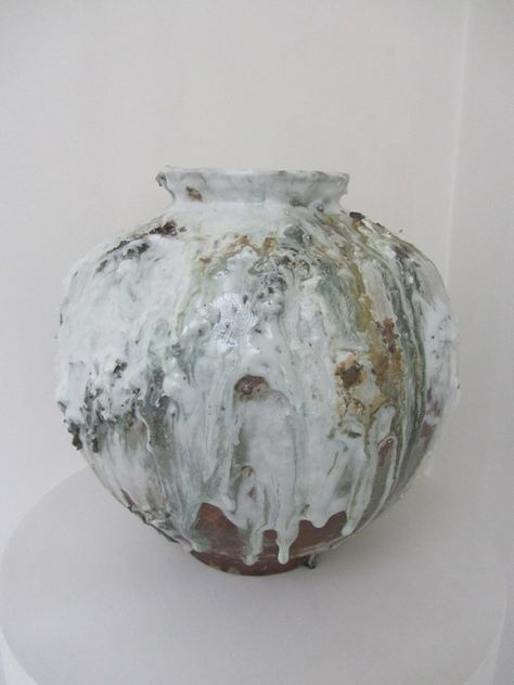 Akiko Hirai, Moon Jar, Winter Inspiration, Contemporary Crafts, Clay Design, Japanese Pottery, Contemporary Fine Art, Japanese Ceramics, Ceramic Vessel