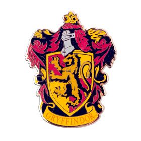 Gryffindor Crest Pin Gryffindor Pride, Imprimibles Harry Potter, Gryffindor House, Gryffindor Crest, Harry Potter Background, Hogwarts Crest, Harry Potter Houses, Harry Potter Gryffindor, Hogwarts Mystery