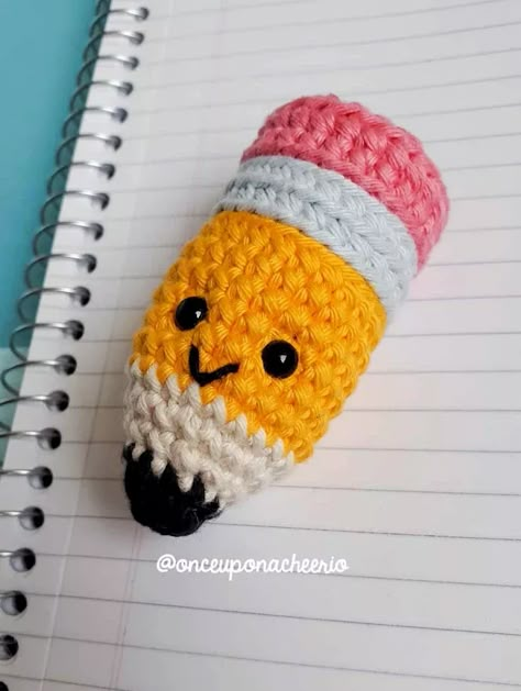 Pencil Crochet Pattern, Pencil Crochet, Change Colors In Crochet, Mini Amigurumi, Cozy Crochet Patterns, Crochet Decrease, Crochet Fun, Crochet Amigurumi Free Patterns, Crochet Simple