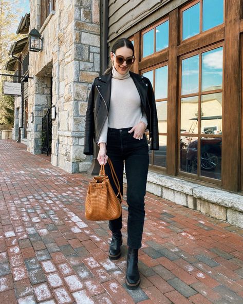 Highlands North Carolina, Blogger Outfit Inspiration, Highlands Nc, Sam Edelman Boots, Fashion Blogger Outfit, The Everygirl, Outfit Style, Fall Fashion Trends, Casual Street Style