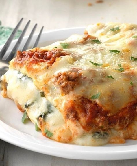 Alfredo Lasagna Recipe, Ground Beef Spinach, Weight Watchers Lasagna, Ground Beef And Spinach, Spinach Alfredo, Alfredo Lasagna, Spinach Lasagna, Beef Recipes For Dinner, Lasagna Recipe