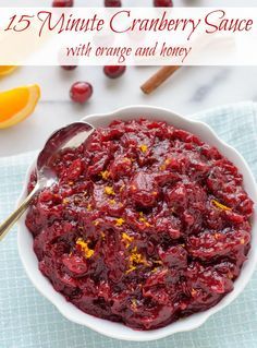 Homemade Cranberry Sauce with Orange and Honey. Forget the canned stuff—this homemade cranberry sauce tastes SO much better, you'll never go back! Spicy Cranberry Sauce, Easy Cranberry Sauce, Cranberry Orange Sauce, Cranberry Cinnamon, Cranberry Sauce Recipe, Healthy Thanksgiving, Cranberry Sauce Homemade, Orange Sauce, Side Dishes Recipes