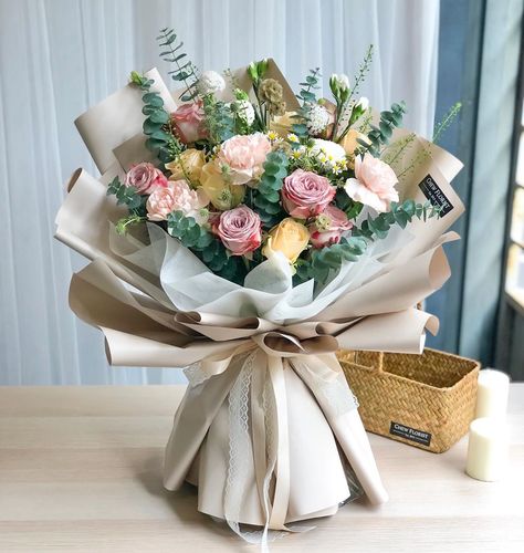 Cappuccino Rose, Fruit Hampers, Flowers To Make, Rose Peach, Beautiful Bouquets, A Bouquet Of Flowers, Bouquet Wrap, Flowers Aesthetic, Bouquet Of Flowers