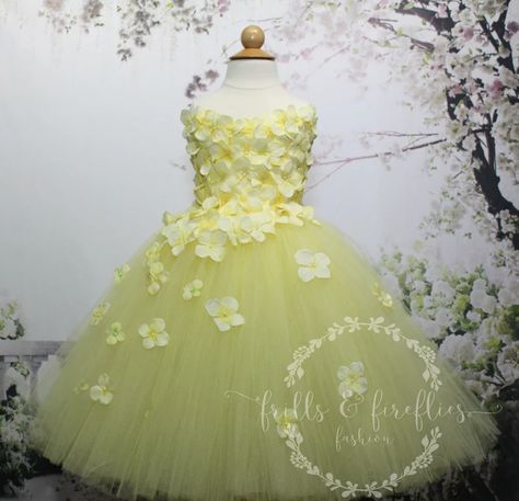 Yellow Flower Girl Dresses, Yellow Hydrangea, Flowery Dresses, Prom Dresses Simple, Pretty Yellow, Bridesmaid Dresses Prom, Wedding Dresses For Girls, Dress Bridesmaid, Hydrangea Flower