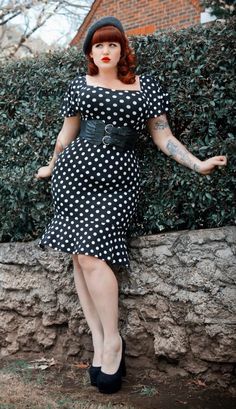 Pinup Plus Size, Plus Size Pin Up, Pinup Style Clothing, Rockabilly Fashion Plus Size, Plus Size Pinup, Modern Rockabilly, Plus Size Rockabilly, Women Poses, Pinup Poses