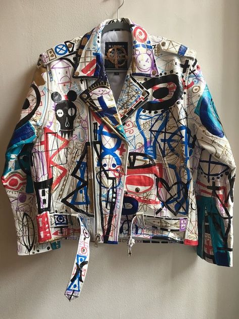 Warlock Fashion, Street Art Fashion, Graffiti Clothing, Reworked Clothes, Patricia Field, Field Art, Custom Denim Jacket, Hand Painted Clothing, Diy Vetement